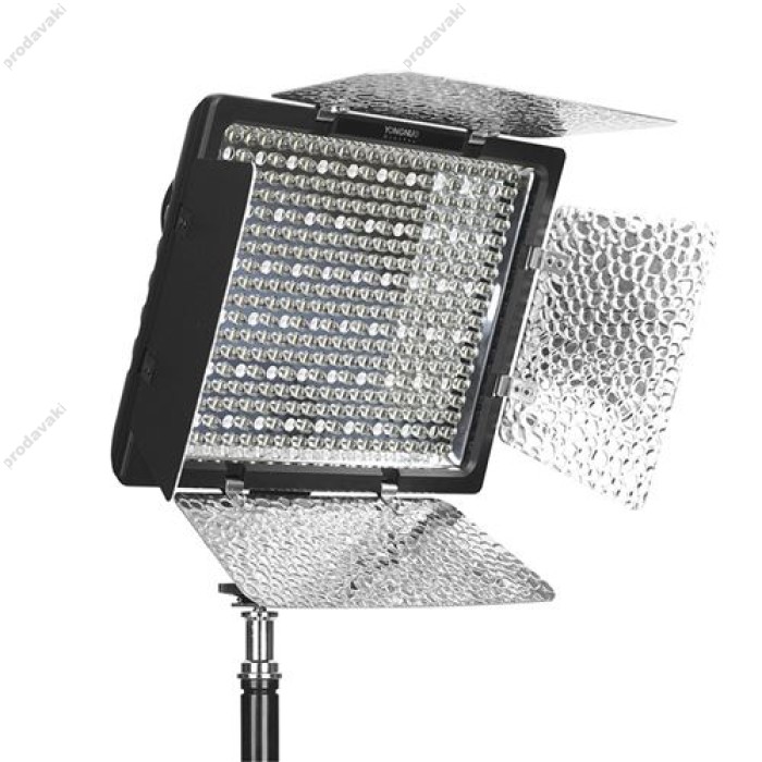 Лампа відеосвітло Yongnuo LED YN300 IV RGB White 18W Lights 376pcs+ AKБ із зарядним пристроєм для акб і 220v
