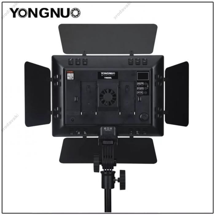 Лампа відеосвітло Yongnuo YN600L 36W color 3200-5600K Light 600 pcs + 2 AKБ із зарядним пристроєм