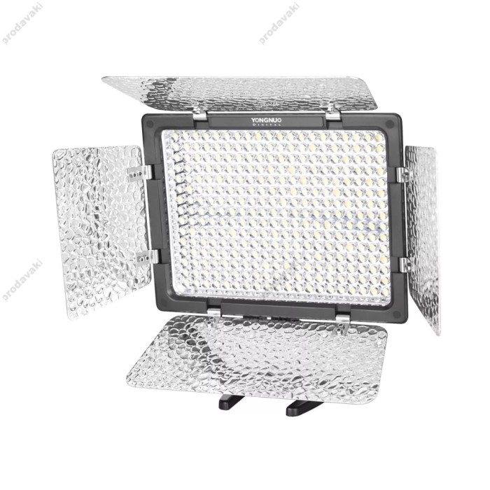 Лампа відеосвітло Yongnuo LED YN300 III 18W Light 300pcs 17x15 cm Corol Temperature 3200-5600K + АКБ
