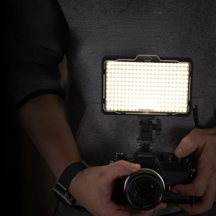 Накамерне відеосвітло LED Tolifo PT-F260B 3200-5600K