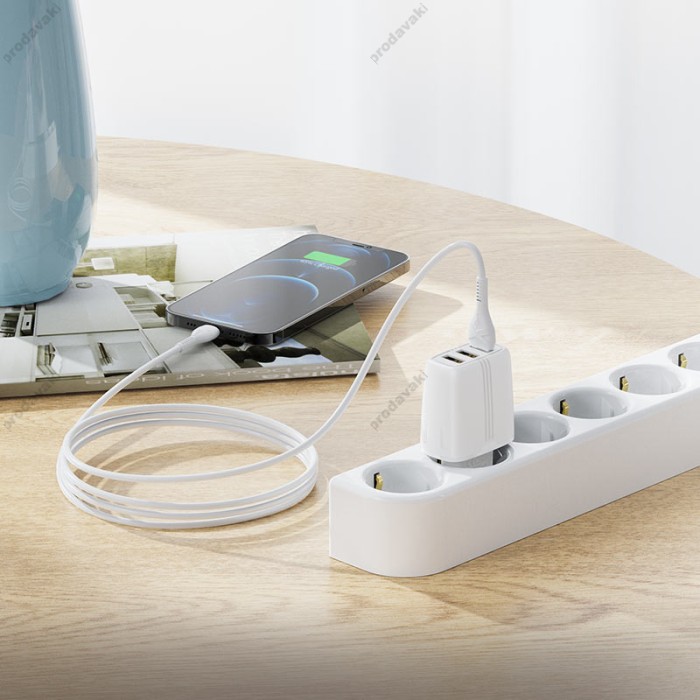 Мережевий зарядний пристрій HOCO N15 Amazing three-port charger 17W White