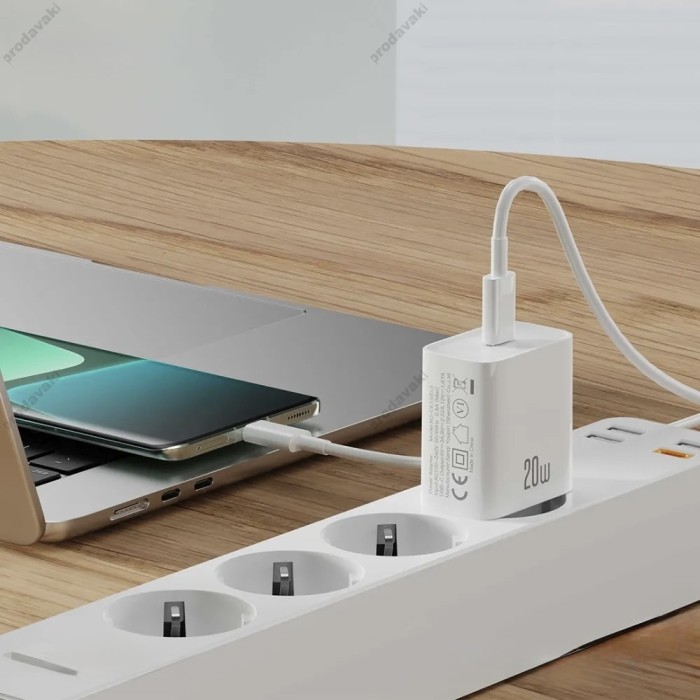 Мережевий зарядний пристрій XO CE15 fast charging charger cable with Lightning 20W White