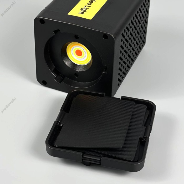 Світлодіодний прожектор LED CH M-66 RGB 24W 2900-5600K