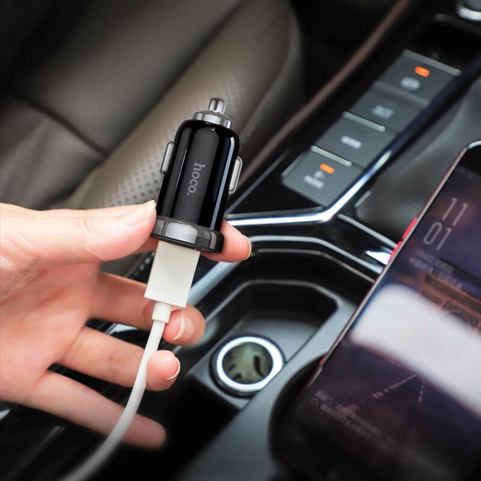 Автомобільний зарядний пристрій Hoco Z44 Leading car charger Lightning Cable 3A 20W Black